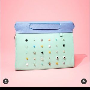 Min and min stud bag